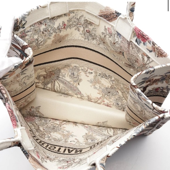 Dior NWOT large J’ardin D’Hiver book tote in latte color - Picture 3 of 4